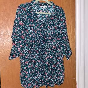 Woman’s Button Down Floral Blouse Size: 1X 22/24